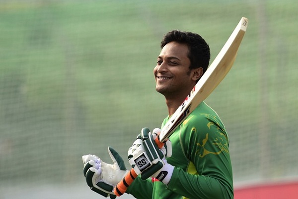 Bangladesh cricketer Shakib Al Hasan takes part in a team training session at the Sheikh Abu Naser Stadium in Khulna on January 16, 2016. AFP PHOTO/ Munir uz ZAMAN / AFP / MUNIR UZ ZAMAN (Photo credit should read MUNIR UZ ZAMAN/AFP/Getty Images)